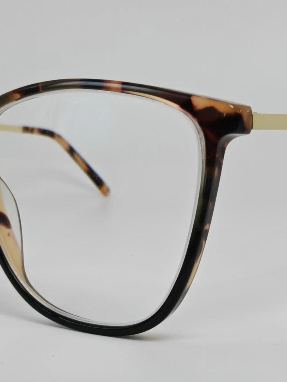 Aroma. Tortoiseshell Full-Rim Women's Eyeglasses. 1/2 Olive Front.